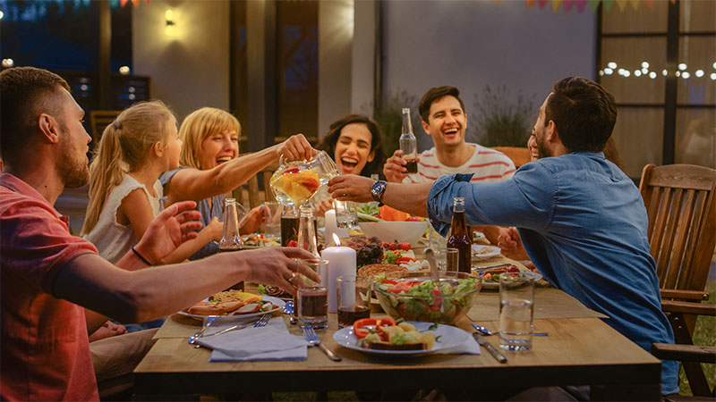 Why Eating Outdoors is Best